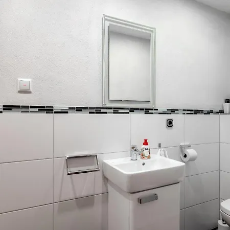 Restful In Near River Moselle Apartment *